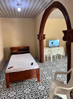1 bedroom, WiFi, bed sheets