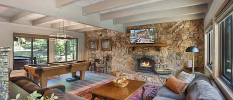 Ferienhaus, Mehrere Betten, Bergblick (The Seasons) | Wohnbereich
