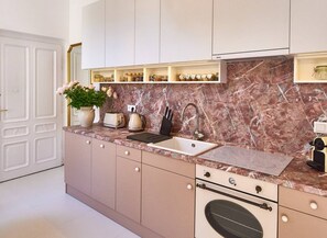 Basic Apartment | Private kitchen | Full-size fridge, cookware/dishes/utensils - Fully equipped apartment Budapest (Budapest)