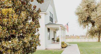 Modern White Farmhouse in Kingsburg