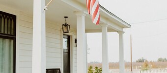 Modern White Farmhouse in Kingsburg