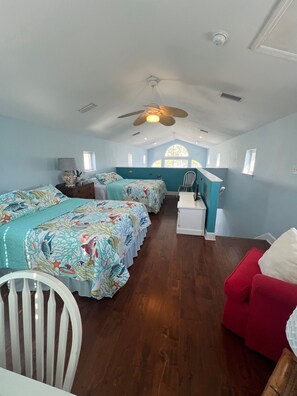 3 slaapkamers, een bureau, een strijkplank/strijkijzer, gratis wifi