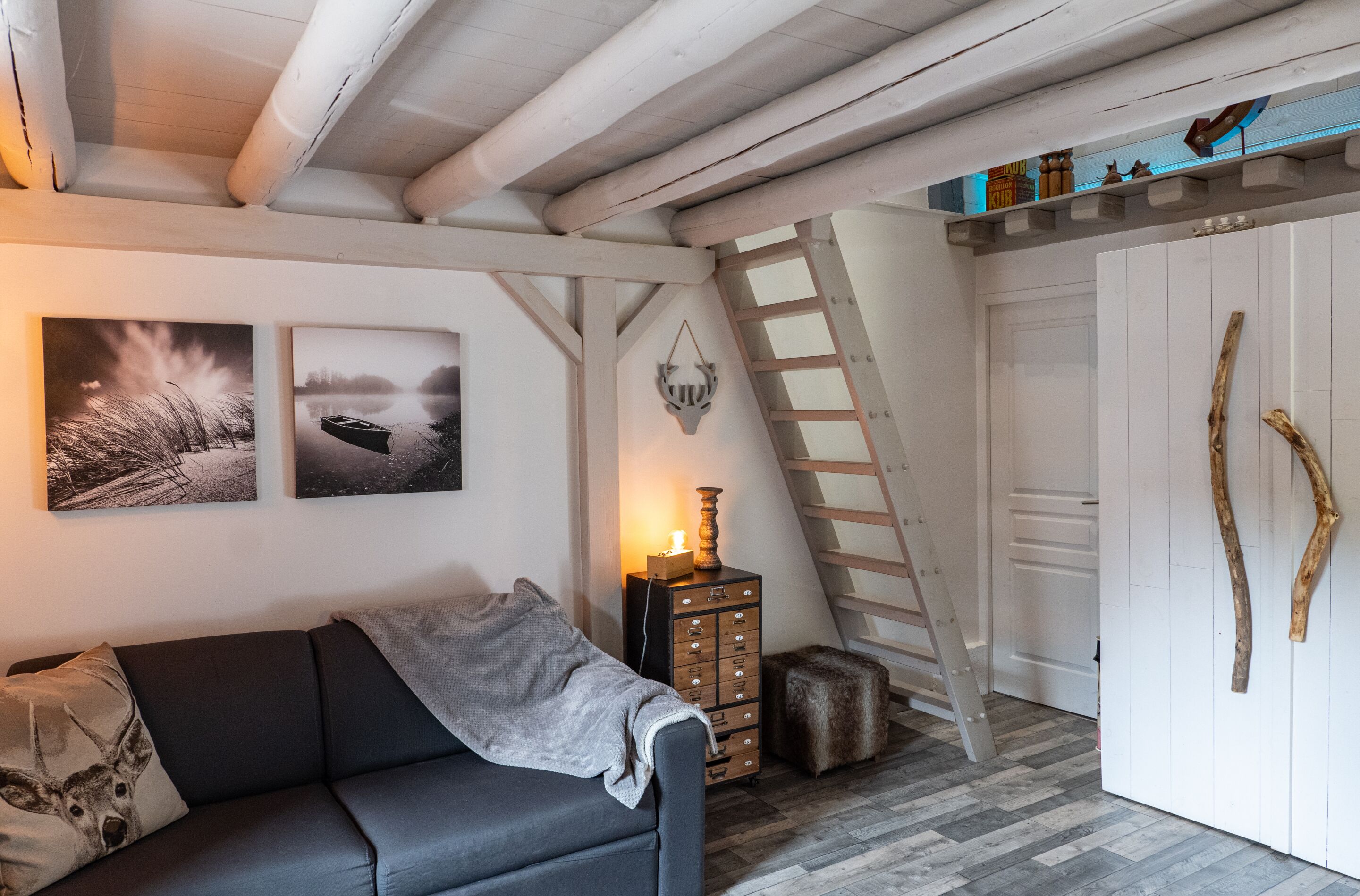Comfort Studio, Ensuite, Mountain View (Gîte mezzanine/balcon) | Private kitchen | Full-sized fridge, microwave, oven, stovetop