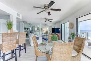 Dining - OCEANFRONT 5⭐3BR/2BA/6BED_Heated Pool_180 View Patio_ Beach Gear (Madeira Beach)