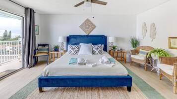 3 bedrooms, desk, iron/ironing board, travel cot