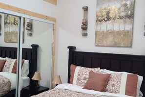 4 bedrooms, desk, iron/ironing board, free WiFi