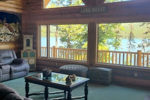 Smart TV, fireplace, video games, DVD player - Christy's Cottage, Waterfront w/slide & Ice Shanty (Kalispell)