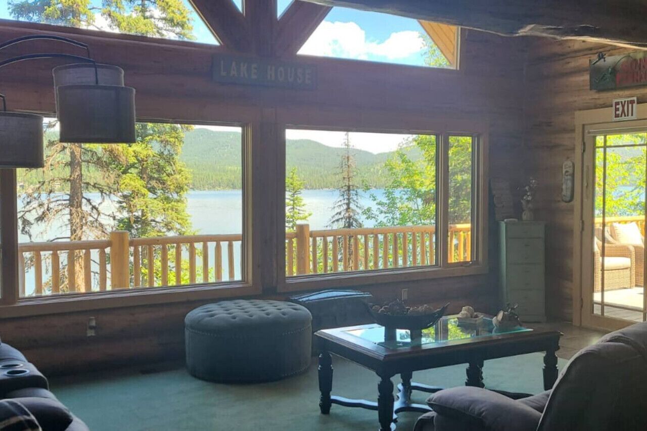 スマートテレビ、暖炉、テレビゲーム、DVD プレーヤー