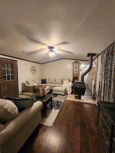 Animal Village/W/Mountain Views