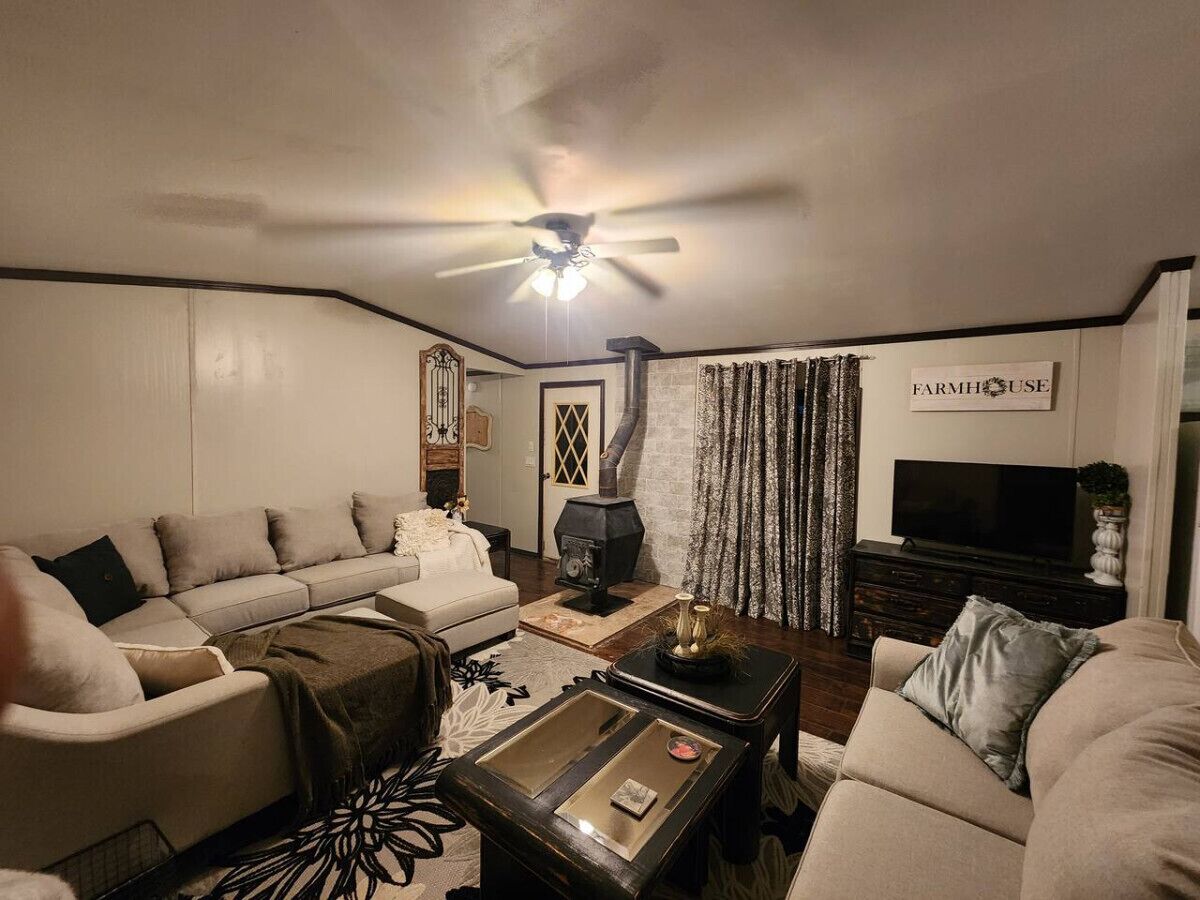 Smart TV, fireplace, video games, DVD player