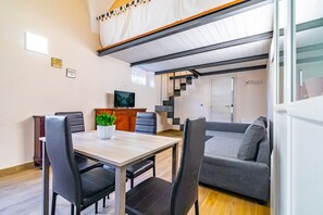 Dining - Porta Romana Charming Apartment near the center! (Siena)