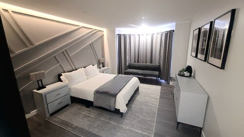 Contemporary 3 bedroom apartment on the first floor overlooking the Salmon River