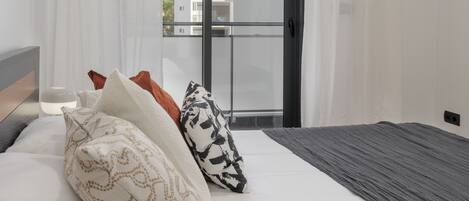 3 bedrooms, iron/ironing board, travel crib, WiFi