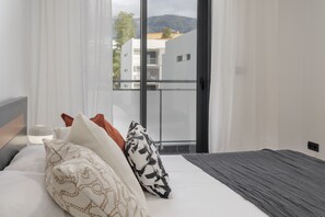 3 habitaciones, tabla de planchar con plancha, cuna de viaje y wifi 