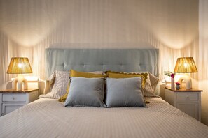 5 室のベッドルーム、アイロン / アイロン台、WiFi、ベッドシーツ