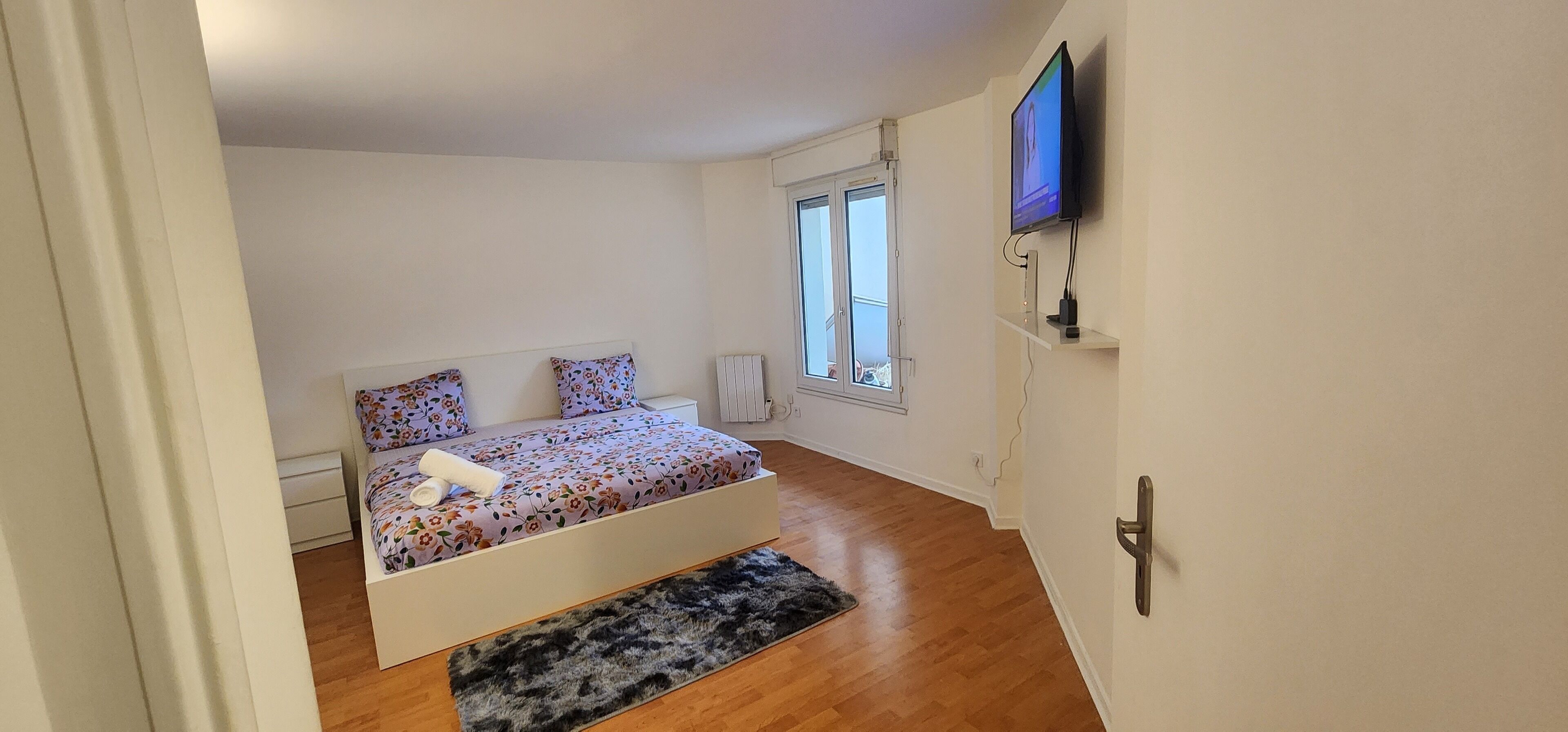 3 bedrooms, iron/ironing board, free WiFi, bed sheets