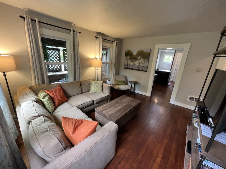 Campus Cottage 2 Bed 1 Bath On Walnut Alley - ユージーン, OR