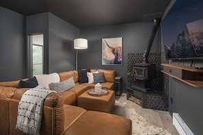 Smart-TV, Kamin, Videospiele, DVD-Player