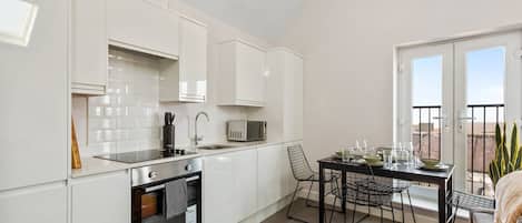 Microwave, oven, stovetop, coffee/tea maker