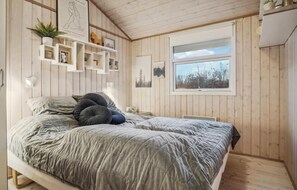 3 bedrooms, travel crib, free WiFi