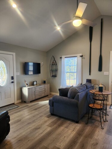 Lake Daze - Cottage C