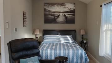 Tabla de planchar con plancha, wifi, ropa de cama