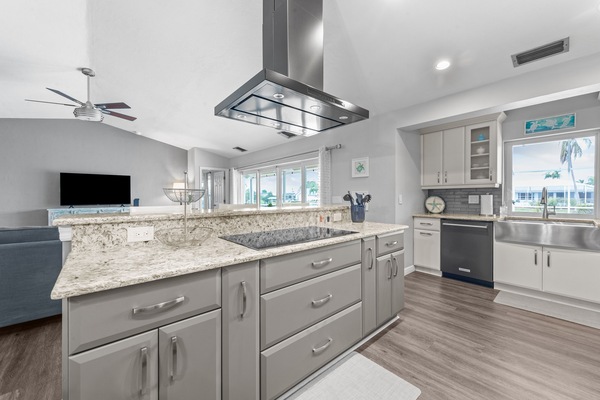 Microonde, forno, piano cottura, lavastoviglie