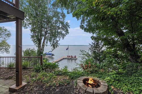 Bear Lake Bliss - 3bd/2ba overlooking Bear Lake w/ private dock