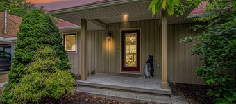 Bear Lake Bliss - 3bd/2ba overlooking Bear Lake w/ private dock