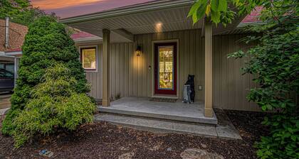 Bear Lake Bliss - 3bd/2ba overlooking Bear Lake w/ private dock