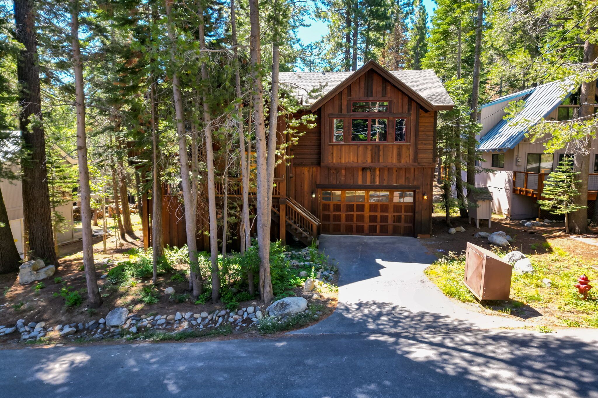 Emerald Retreat - 3 BR w/ Hot Tub, Pool Table & Wooded Views