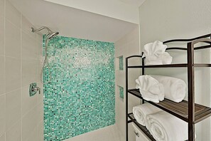 Shower, hair dryer - 408 Harbor Dr S – Heated Pool Home w/ Outdoor Kitchen, Walk to Beach & Dining (Indian Rocks Beach)