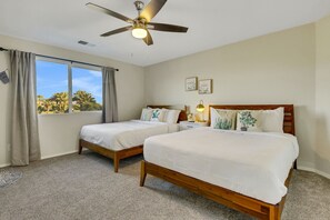 6 bedrooms, desk, iron/ironing board, WiFi