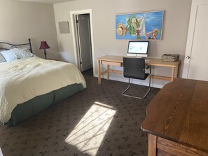 1 bedroom, WiFi, bed sheets - Wine Country Apartment on the Farm (Cloverdale)