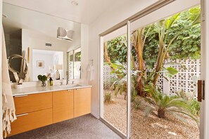 Interior - Ultra-Luxe Mid-Century Estate - Pool, Spa, Sauna, Firepit, Views, 3BD 3BTH (Palm Springs)