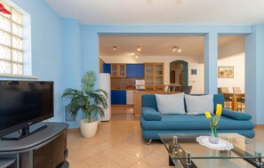 TV - 4 bedroom amazing apartment in Labin (Labin)