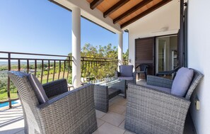 Property grounds - 4 bedroom amazing apartment in Labin (Labin)