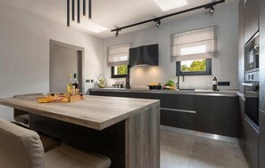 Dining - Beautiful home in Vizinada (Vizinada)