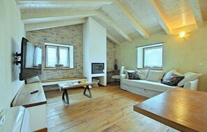 TV - Stunning home in Buje (Buje)