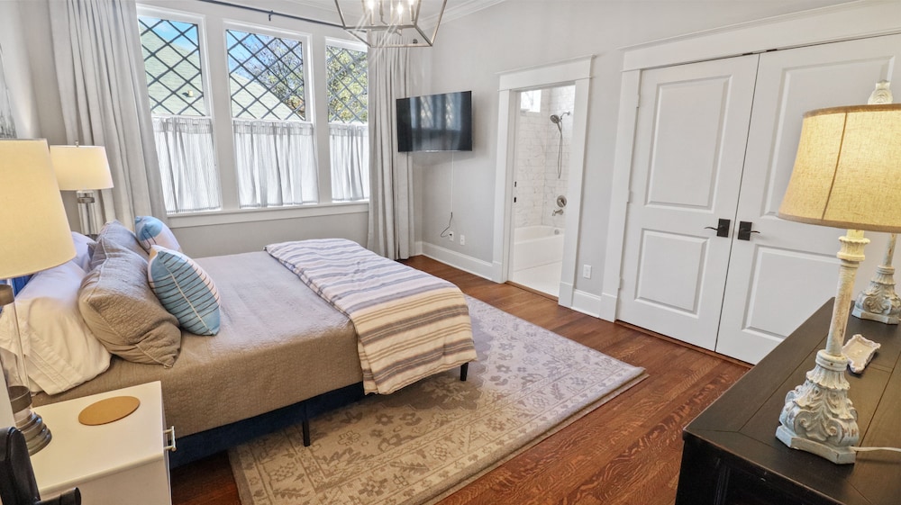 View of Penthouse: Architecture, History, Sustainability, Materials, And ...