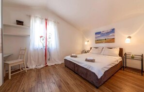 2 chambres, lit parapluie, Wi-Fi gratuit, draps fournis