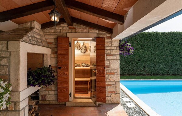 Pool - Stunning home in Novigrad with sauna (Novigrad)