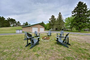 Property grounds - Osprey Point - Lakefront Dock, Kayaks & Fire Pit (Cable)