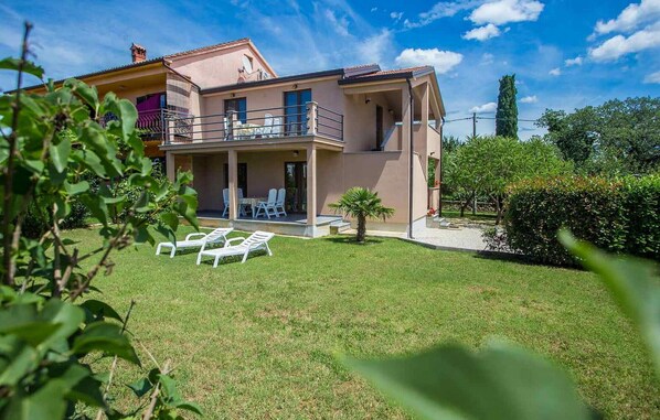 Exterior - Gorgeous apartment in Tar-Vabriga (Tar-Vabriga)