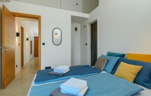 3 chambres, fer et planche à repasser, Wi-Fi gratuit, draps fournis