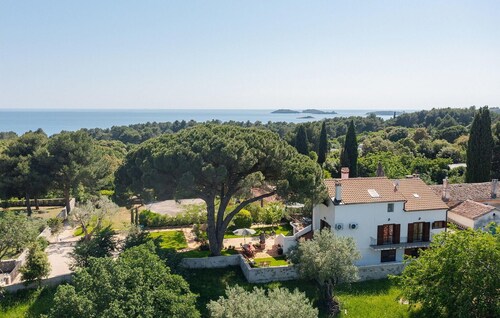 Gorgeous home in Rovinj with WiFi