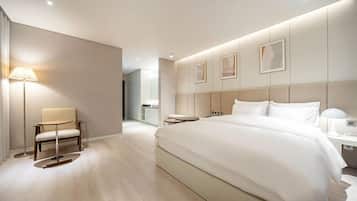 Family Double Room | 1 bedroom, desk, free WiFi, bed sheets