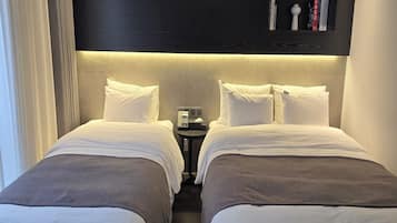 Suite | Desk, free WiFi, bed sheets