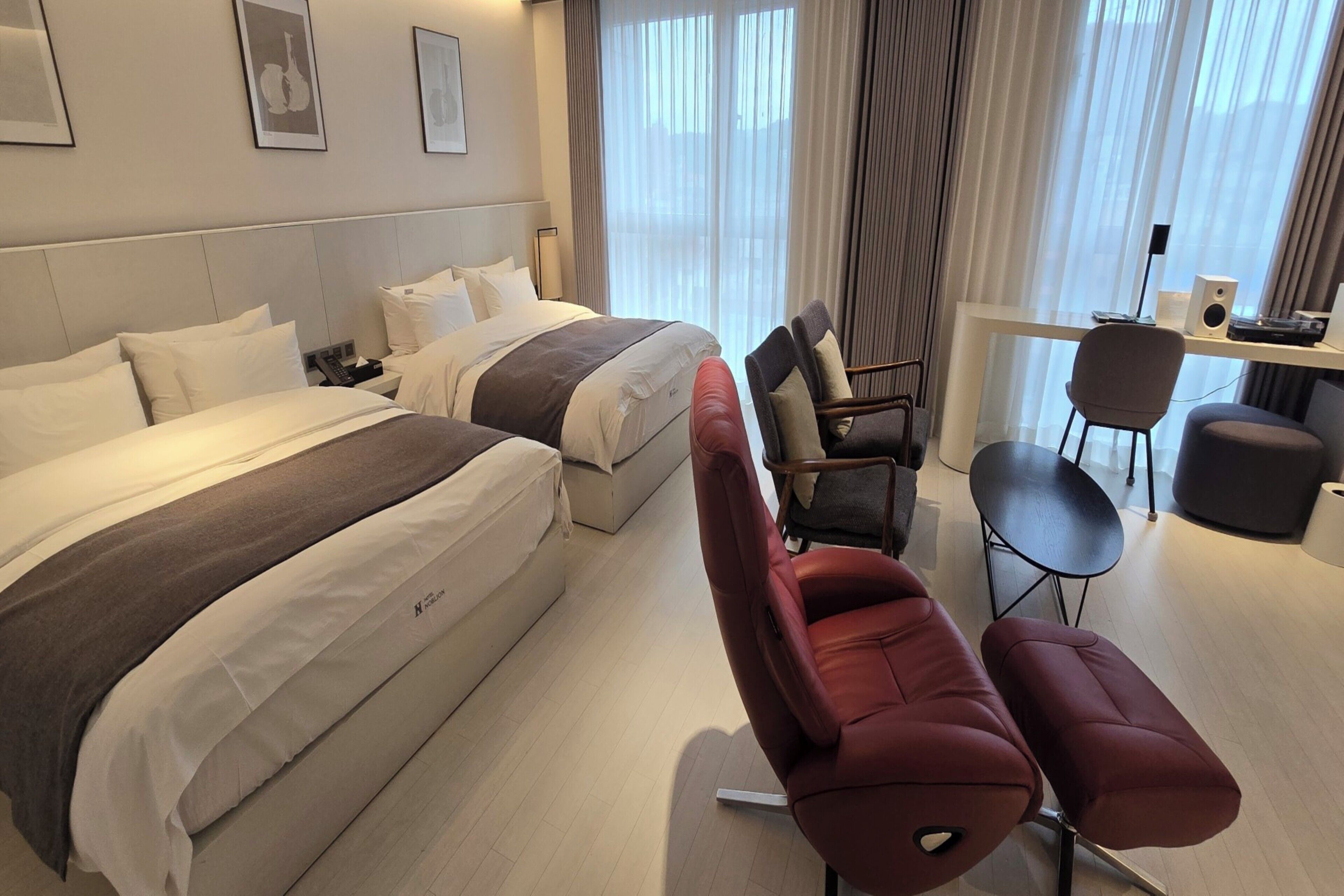 Family Suite | Escritorio, wifi gratis, ropa de cama