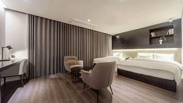 1 bedroom, desk, free WiFi, bed sheets